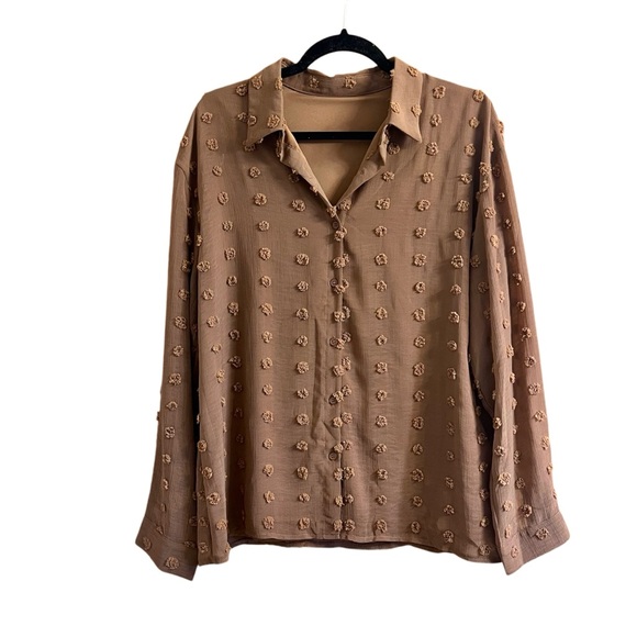 Pompom design button down blouse - Picture 3 of 10